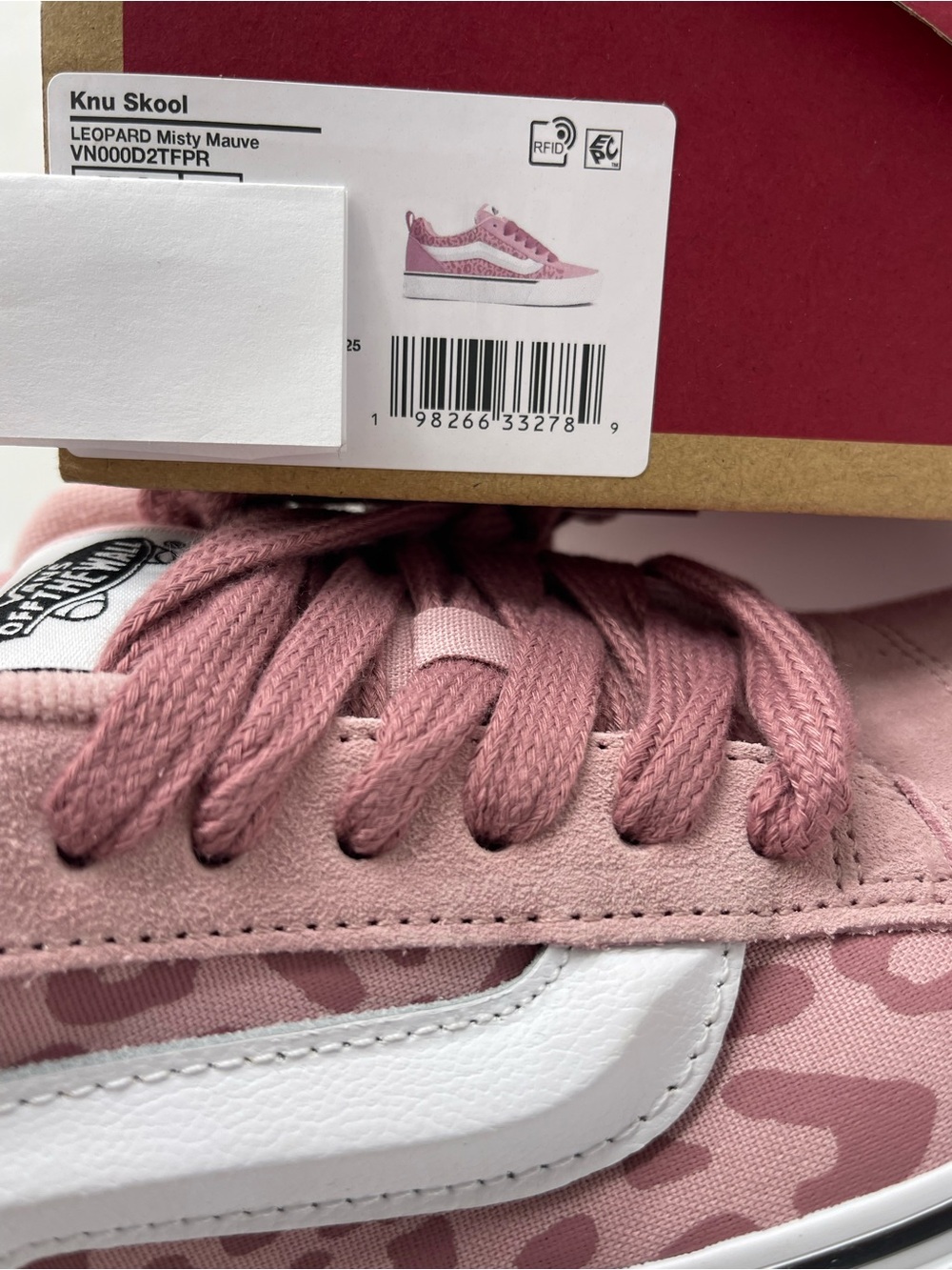 Vans WMNS Knu Skool
LEOPARD Misty Mauve
VN000D2TFPR Sneakers Skate
Leopard - Picture 15 of 15